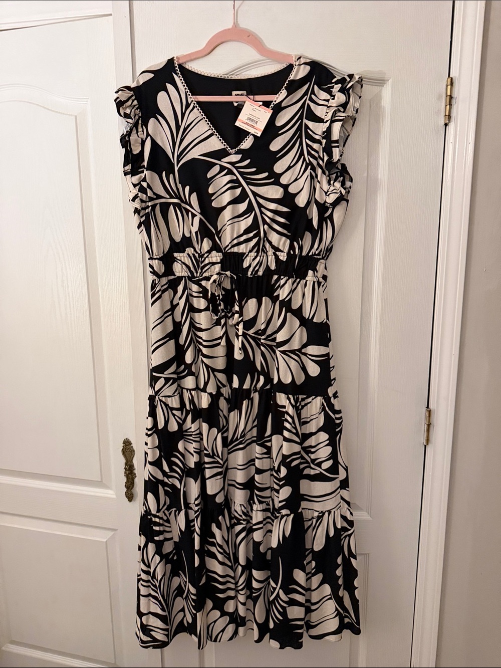 Anne Klein Black and Cream Print Maxi Dress with ruffled sleeve. Size 14W NWT